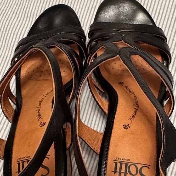 Sofft Black Leather Wedge Sandals - Picture 9 of 10
